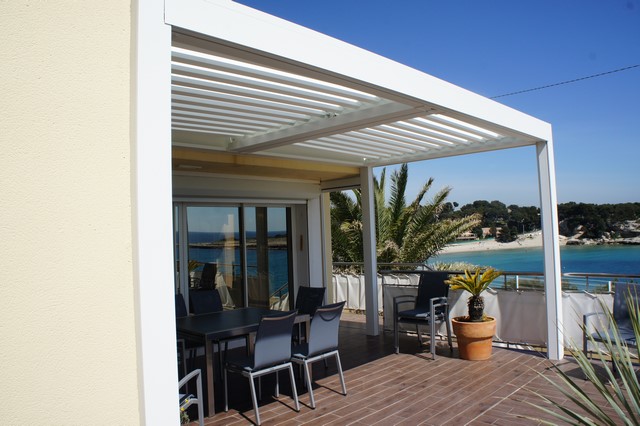 Installation d'une pergola à lames orientable BRUSTOR B200 XL à Carro (Martigues)